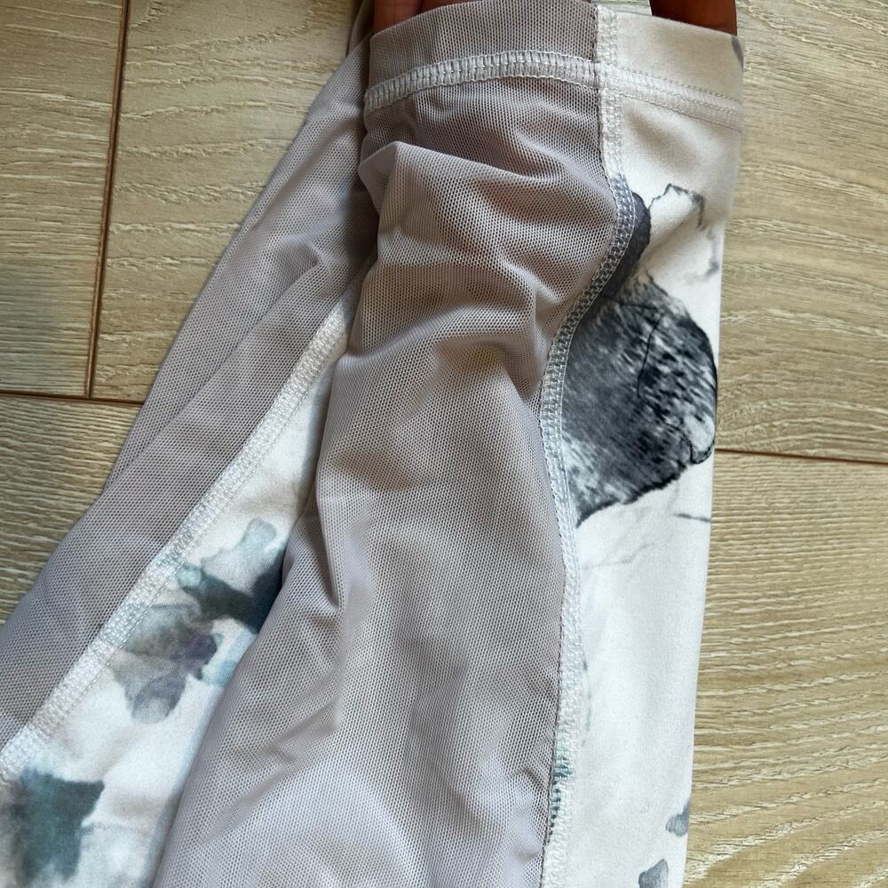 Athleta Watercolor Floral 7/8 Leggings Lilac Mesh Cutouts Size Small - Picture 9 of 10